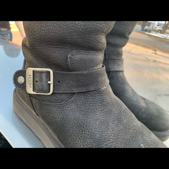 BLACK LEATHER UGG’S: Like New; Women’s size 8 - Picture 4 of 6